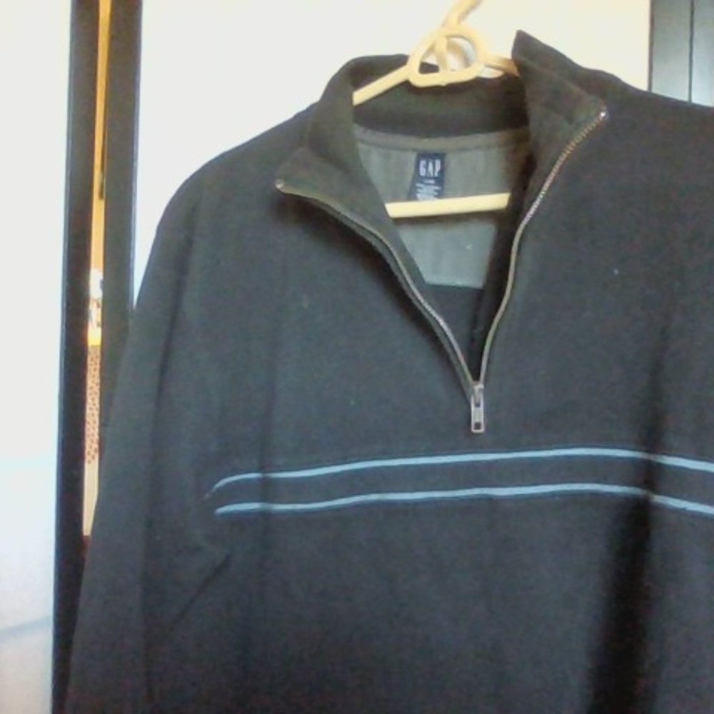 Gap Large Black Sweater with Light Blue Line - Large